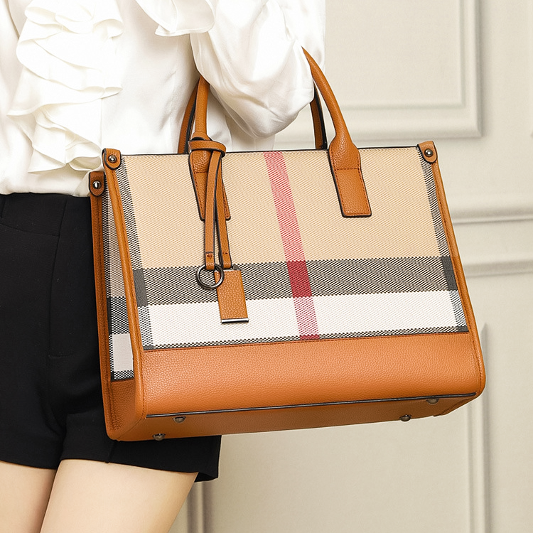 Lilibet-Tote