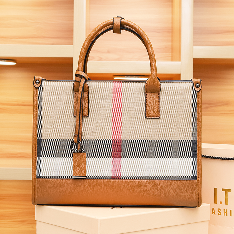 Lilibet-Tote