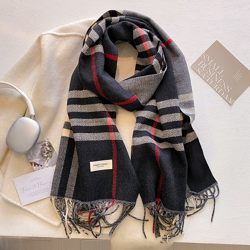 Valeria-Luxe-Winter-Scarf